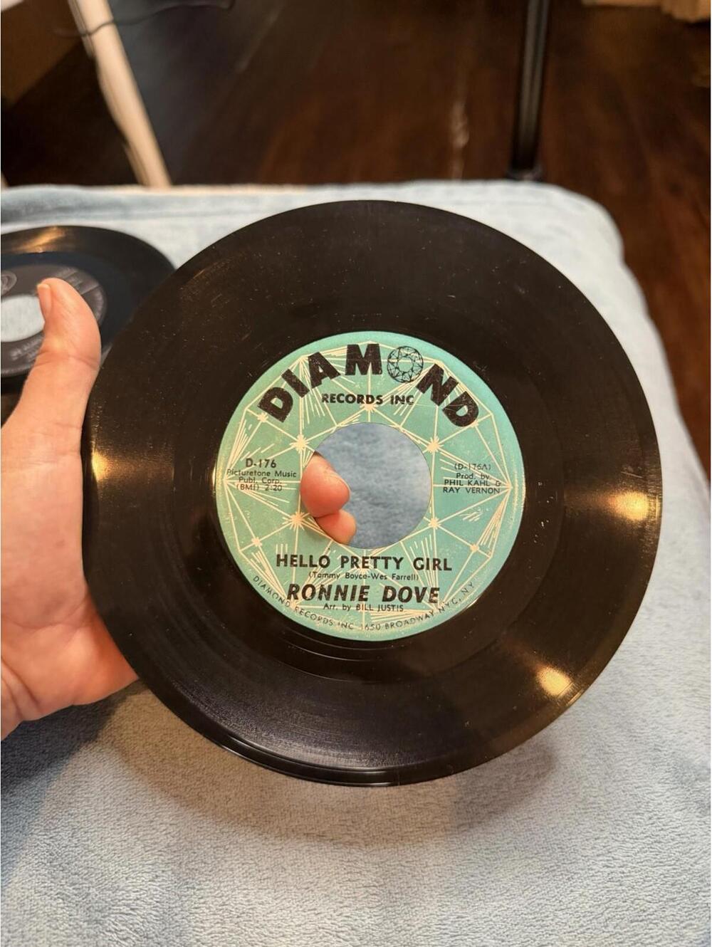 Ronnie Dove – Hello Pretty Girl / Keep It A Secret 45 RPM Diamond Records D-176